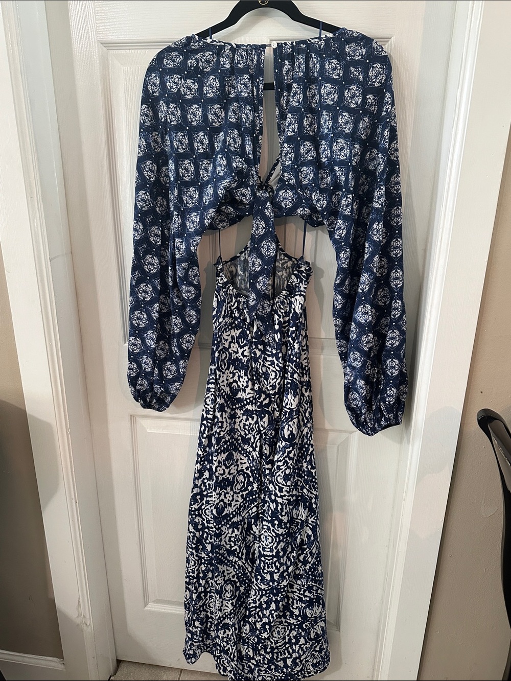 Abercrombie and Fitch Navy & White Printed Cutout Maxi Dress Small Tall - Picture 2 of 2